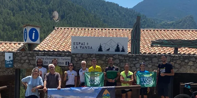 Trobada de participants de la PedalaPirineu amb l'associació Reviure Les Valls