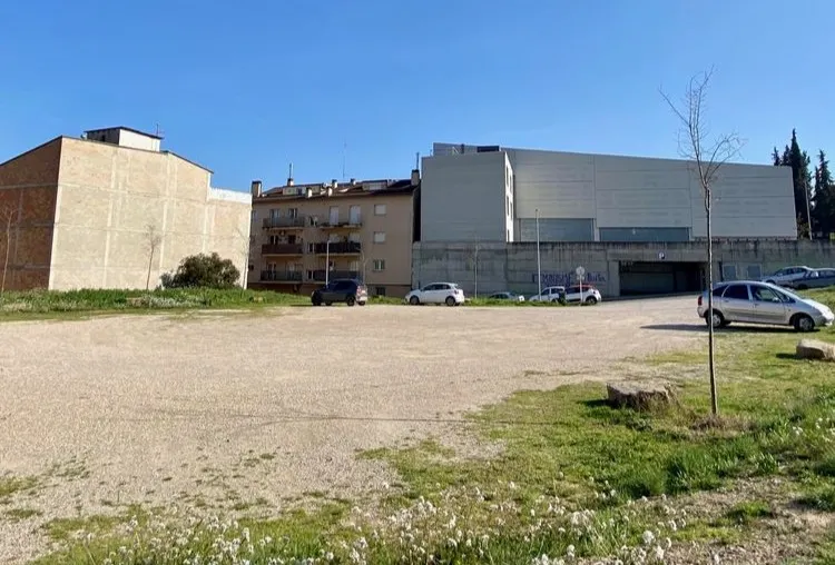 La CUP defensa que la construcció de 50 pisos d’habitatge públic al solar de darrere la polivalent és una gran oportunitat per Solsona