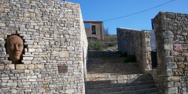 El creador del momument a la independència d'Arenys de Munt reclama els diners que se li deuen