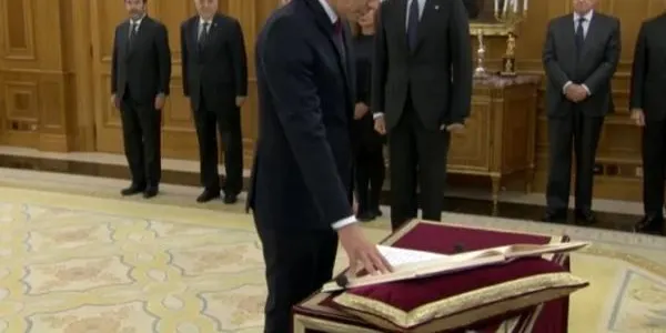 Pedro Sánchez pren possessió com a president del govern espanyol