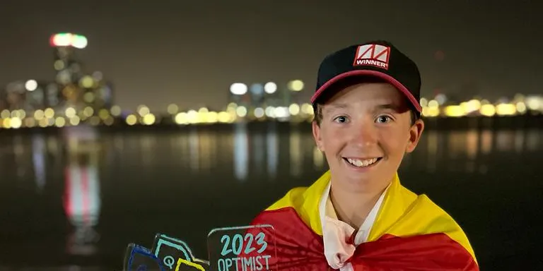 El regatista del Club Nàutic Cambrils Joan Domingo guanya una medalla de plata a Abu Dhabi