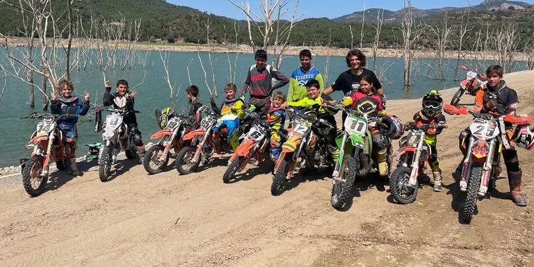 Organitzen cursos infantils i juvenils d'enduro i motocròs per Setmana Santa a Bassella