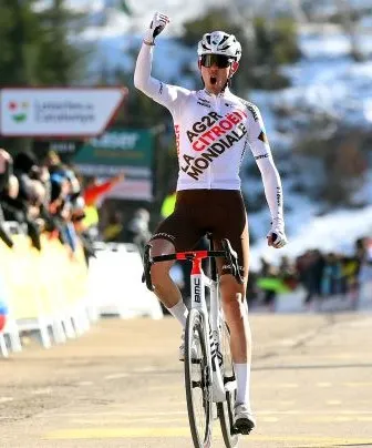 Ben O'Connor guanya la tercera etapa