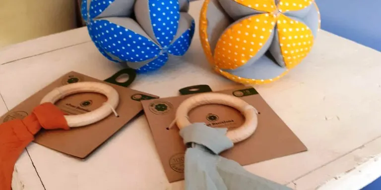 Les escoles bressol de Caldes estrenen nous materials perquè els infants aprenguin a través de l'estimulació sensorial