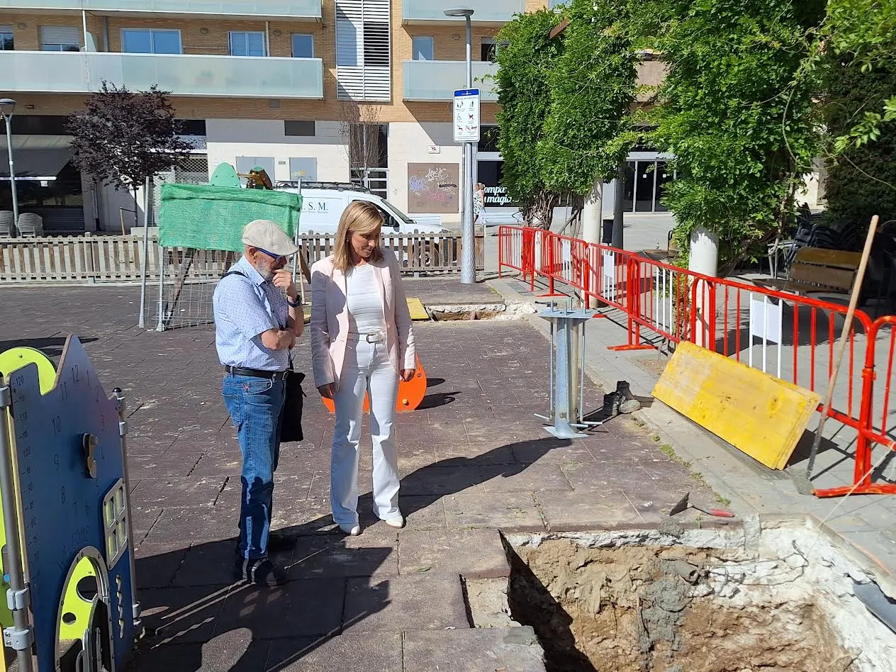 Cinc veles protegiran del sol la zona de jocs infantils del Vilar
