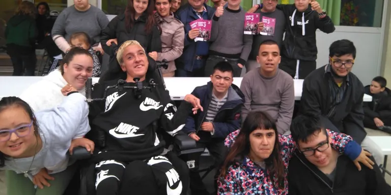 La companyia amateur Yunet representa Dándolo todo 2 dissabte 11 de maig a La Sala