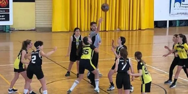 L’Infantil A femení del BBG cau davant el CB Àguiles en la primera jornada de lliga