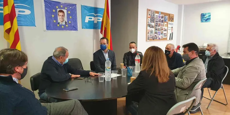 El senador del PP Javier Maroto diu a Pineda que «votar el PP és votar el partit de la raó, el sentit comú, la moderació i del sentir-se català i espanyol»