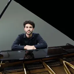 Pepe Fernández, un talentoso y joven músico utrerano - episode art