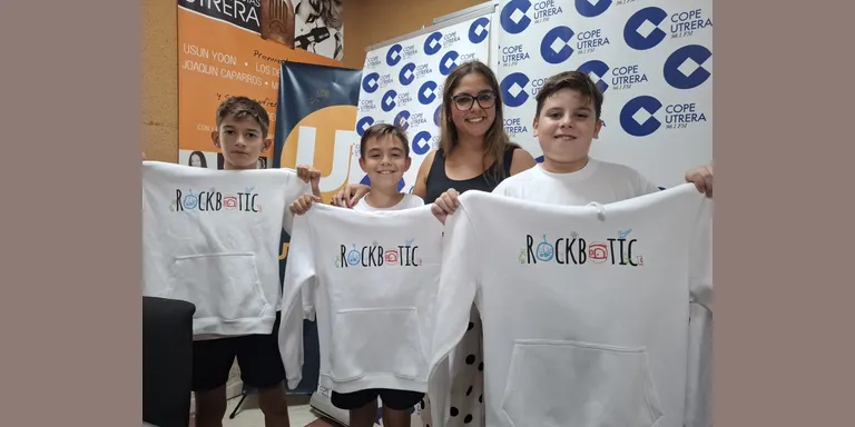 Pablo, Alejandro, Pepe y Rosa, ganadores del Certamen provincial de robótica WRO 2026