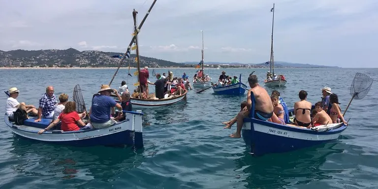 Els pescadors de Pineda fan un homenatge "a les persones que de la mar en feren vida"