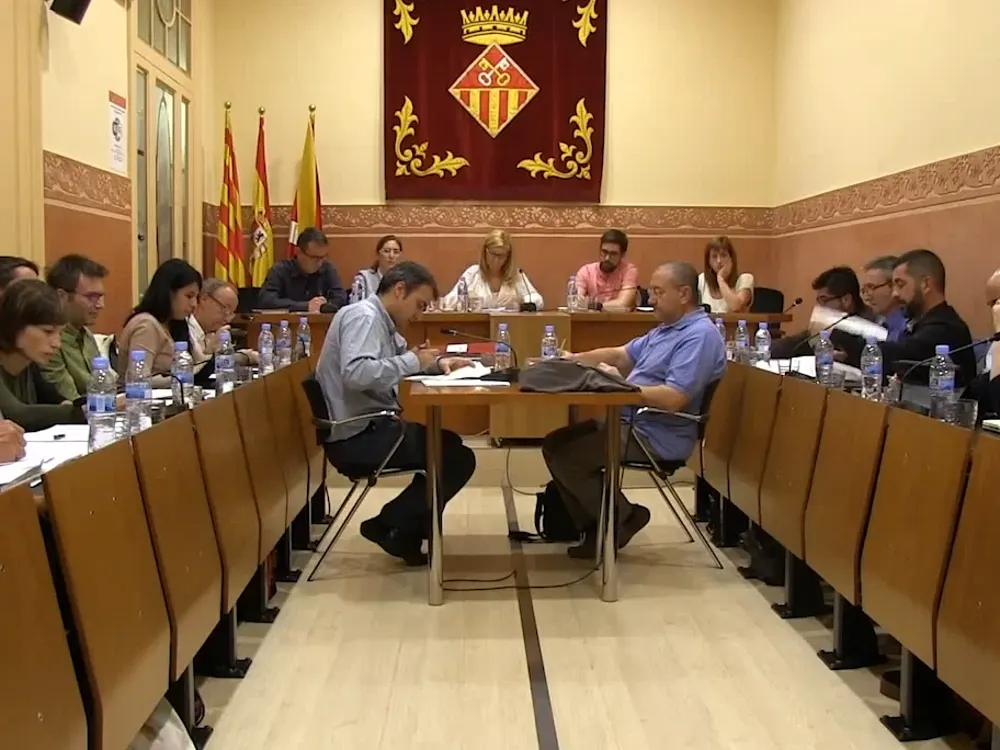 Rubí acorda ser ciutat acollidora per a refugiats, però rebutja l'AMI