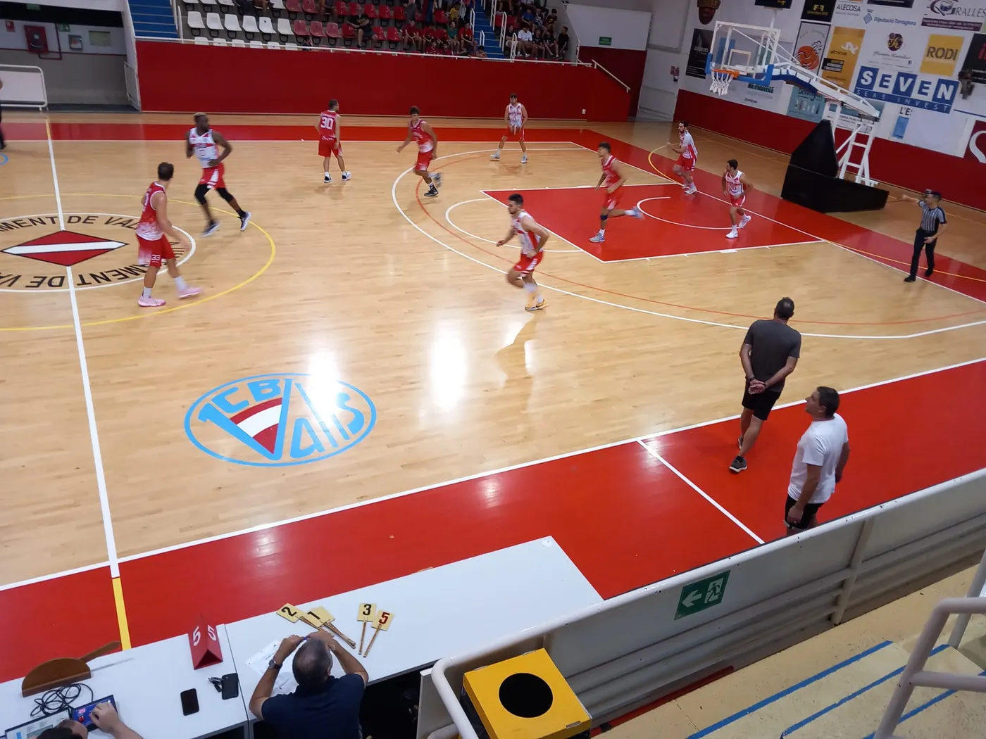 Triomf còmode del CB Valls a l’estrena de la Lliga EBA