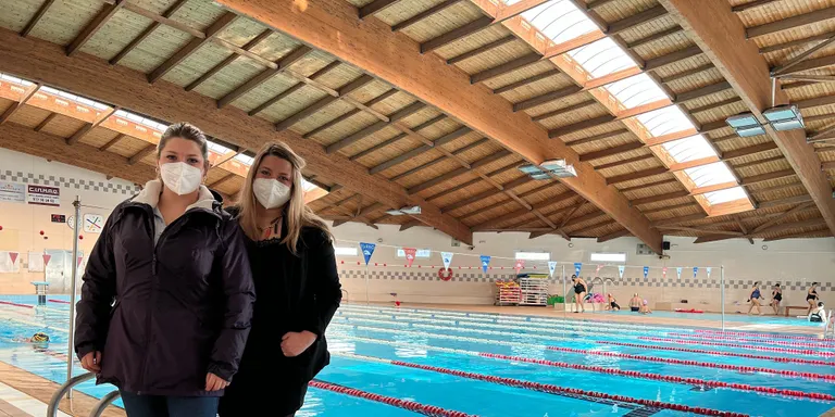 El programa ‘Cap nen sense saber nedar’ torna a les escoles de Cambrils