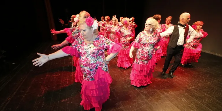 Blanes recull 1.670€ en una gala benèfica en el Dia Internacional de la Dansa