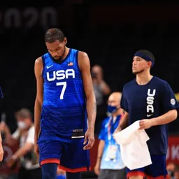 Kevint Durant i el Team USA han tingut que abaixar el cap en el seu debut contra França (83-76)