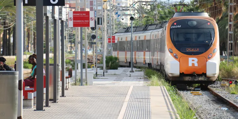 Renfe i els sindicats majoritaris signen un nou conveni per als pròxims tres anys