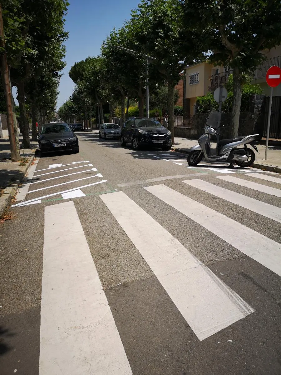 S’inicien les obres de millora de la visibilitat dels passos de vianants del carrer Colom