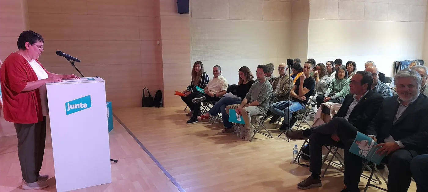 <strong>Junts per Solsona presenta el seu programa electoral amb l'escalf de l'exconseller Josep Rull i el diputat Albert Batet</strong>