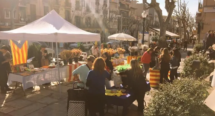 Les parades de Sant Jordi conviuran amb el Mercat Setmanal