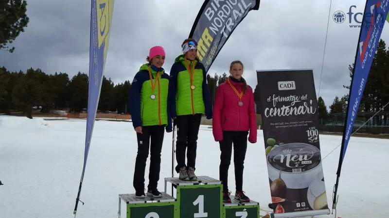Podi U16 femení (Foto: FCEH)
