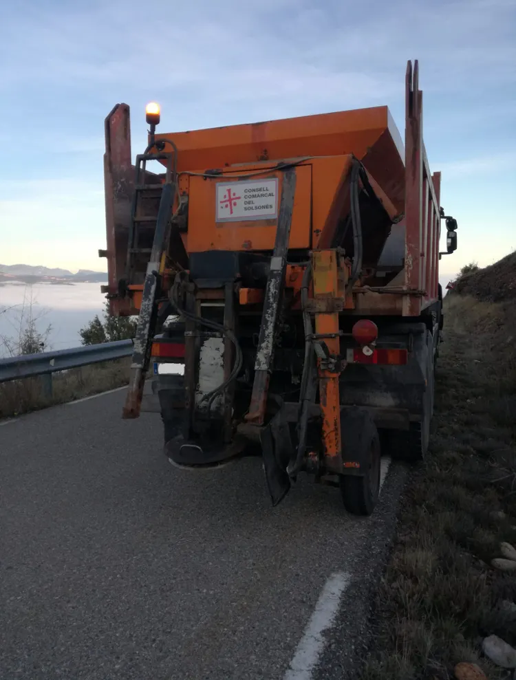 El Consell del Solsonès ja ha escampat 12 tones de sal aquest hivern per la xarxa de camins d'interès comarcal
