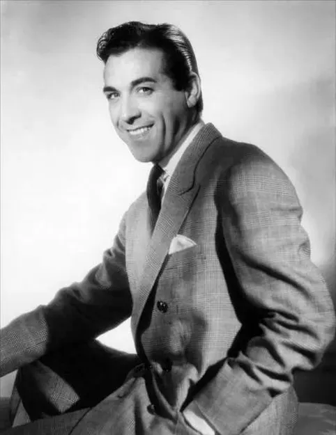 14 DE JULIO DE 1970, MUERE LUIS MARIANO EN PARÍS