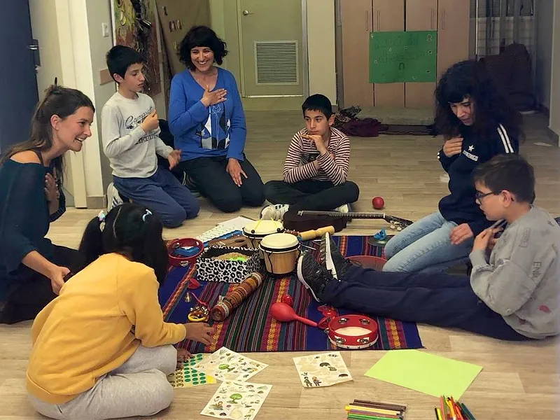 Un dels tallers de RubíTEA, l'entitat que treballa amb nens amb autisme / foto: RubíTEA Facebook