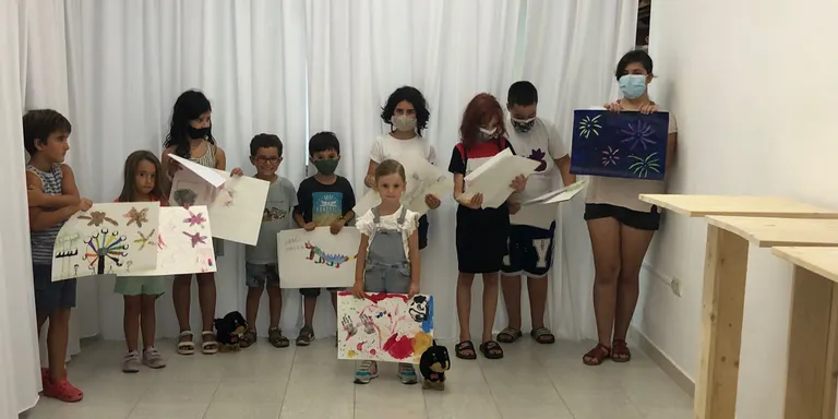 Curs de creació artística per a nens i nenes i classes de pintura i dibuix per adults a l'espai Creatiu