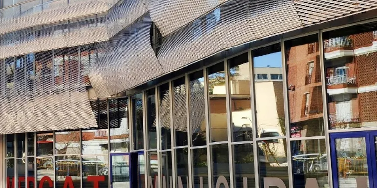 Els paradistes del Mercat demanen que l’Ajuntament compleixi les seves promeses