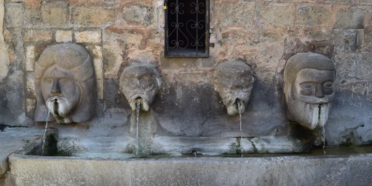 Comencen les sortides dels dimecres d’agost amb una caminada a les fonts d’Oliana