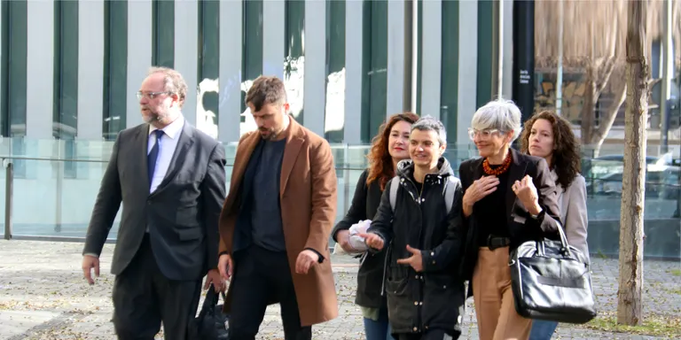 Els regidors Marc Serra i Lucía Martín asseguren al jutjat que les sancions a l'amo del Bloc Llavors van ser legals