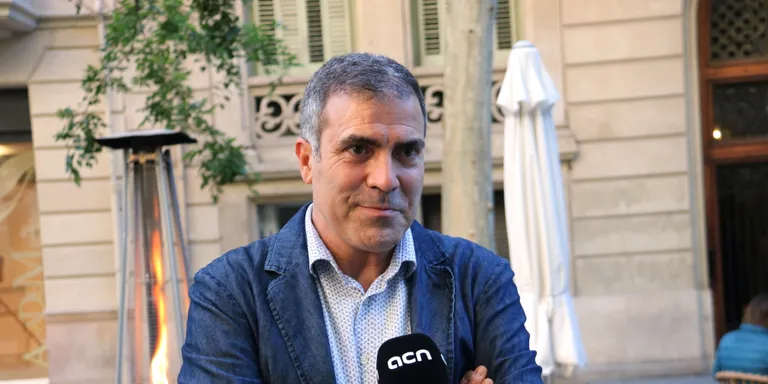 Francesc Serés guanya el Premi Llibreter 2021 de Literatura Catalana amb 'La casa de foc'