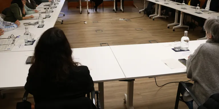 El grup d'experts planteja estudiar la recuperació de la sisena hora, més docents i més atenció a la vulnerabilitat