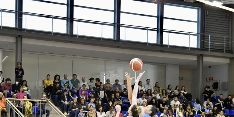 El Cadí La Seu planta cara al Perfumerías Avenida (66-73) a l'anada de les semifinals de la Lliga Femenina