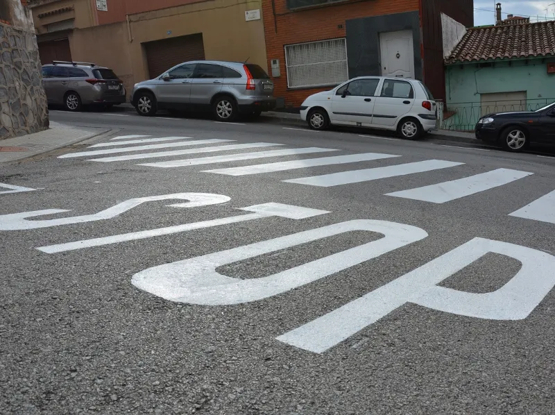 L'Ajuntament ha repintat la senyalització horitzontal carrers i cruïlles