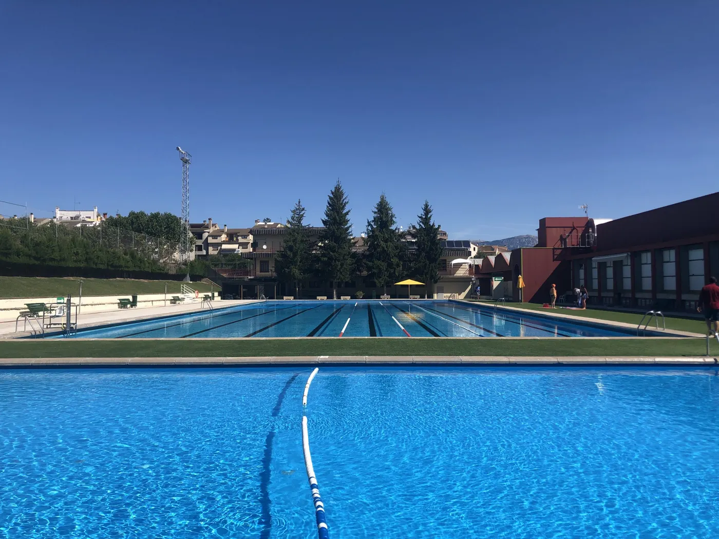 L'Ajuntament de Solsona treu a concurs les places de monitors per a les piscines tot i la incertesa