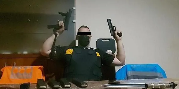 Els Mossos d'Esquadra escorcollen a Alcover el domicili del pistoler, que va ferir tres companys i un mosso