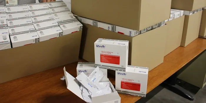 Salut comença a repartir tests ràpids que arribaran als ambulatoris mentre els casos es redueixen una mica a la CSMS