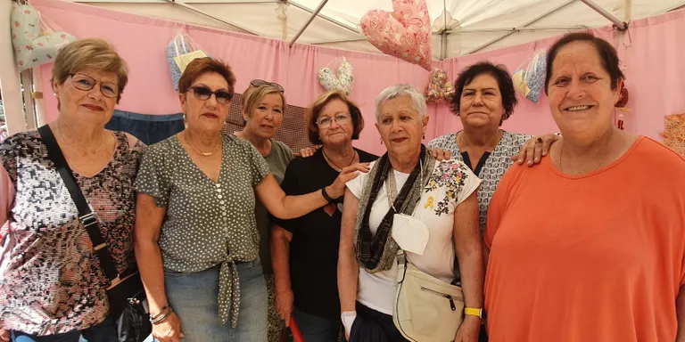 Bon ambient i moltes ganes de fira a la Fira d'Entitats