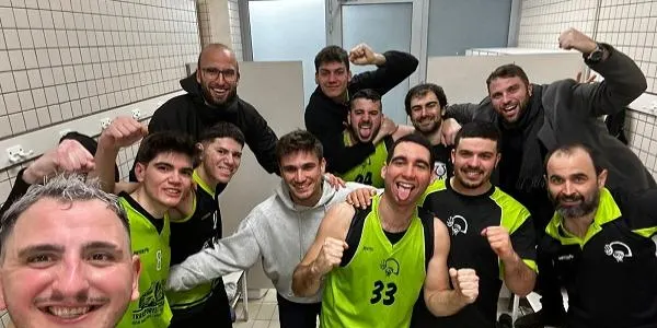 El Torredembarra BC resisteix i venç a la pista del CB Montblanc (69-71)