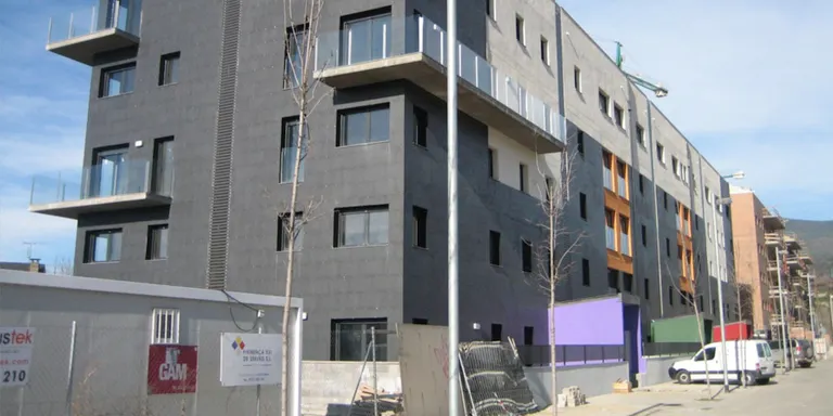 Compromís proposa mesures per destinar els pisos buits dels bancs a lloguer social