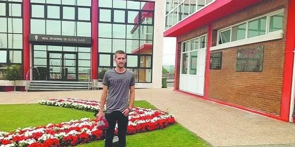 L’altafullenc Alberto Benito espera seguir a les files de l’Sporting de Gijón la propera temporada