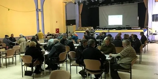 Una vintena de parelles gaudeixen del Torneig de Dòmino de Festa Major d'Altafulla