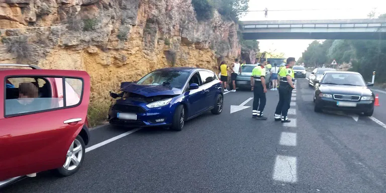 Els Mossos detenen a Tarragona un conductor ebri, sense permís i que va provocar un accident