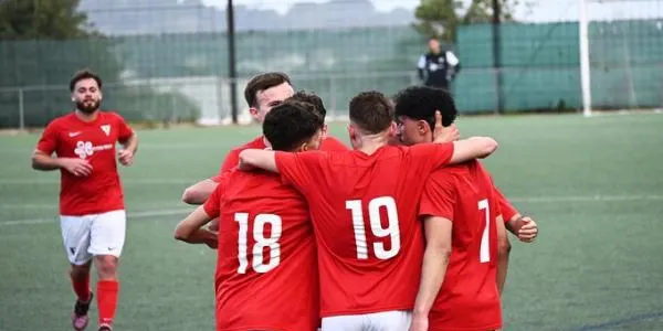 Cambrils Unió – Atlètic Roda de Berà: duel directe amb la presència a la promoció sobre la taula