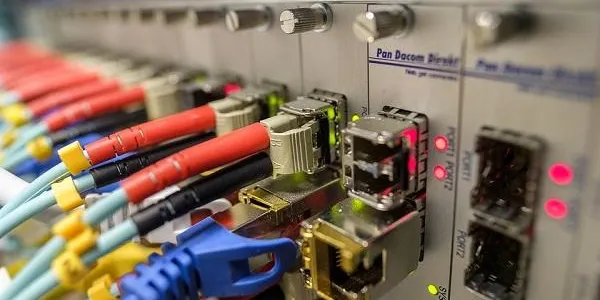 El Govern aprova el desplegament de la xarxa de fibra òptica a 51 municipis catalans