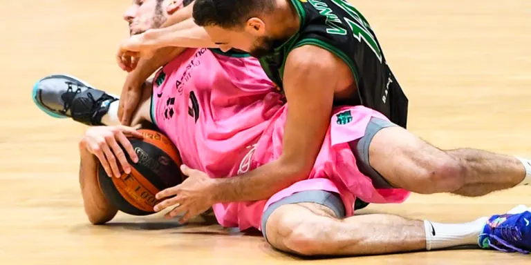 La Penya supera el Barça i força el tercer partit de play-off