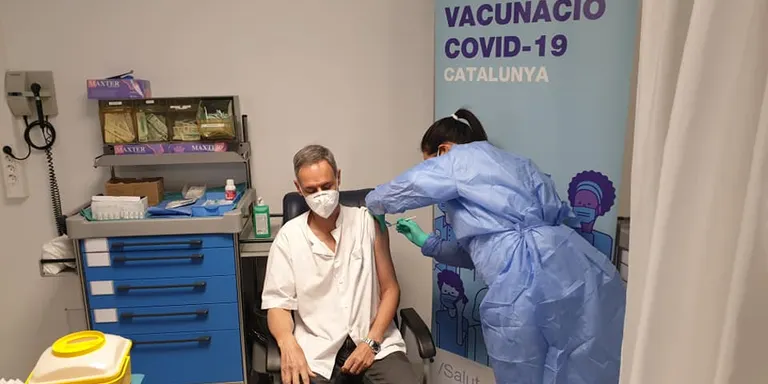 El Pius Hospital comença a administrar vacunes de la Covid-19 als professionals sanitaris