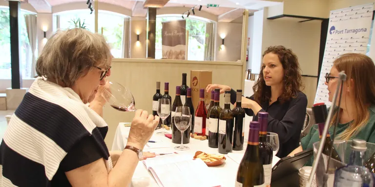 La Cambra de Comerç de Valls reuneix cinc importadors danesos i onze cellers catalans que volen exportar els seus vins